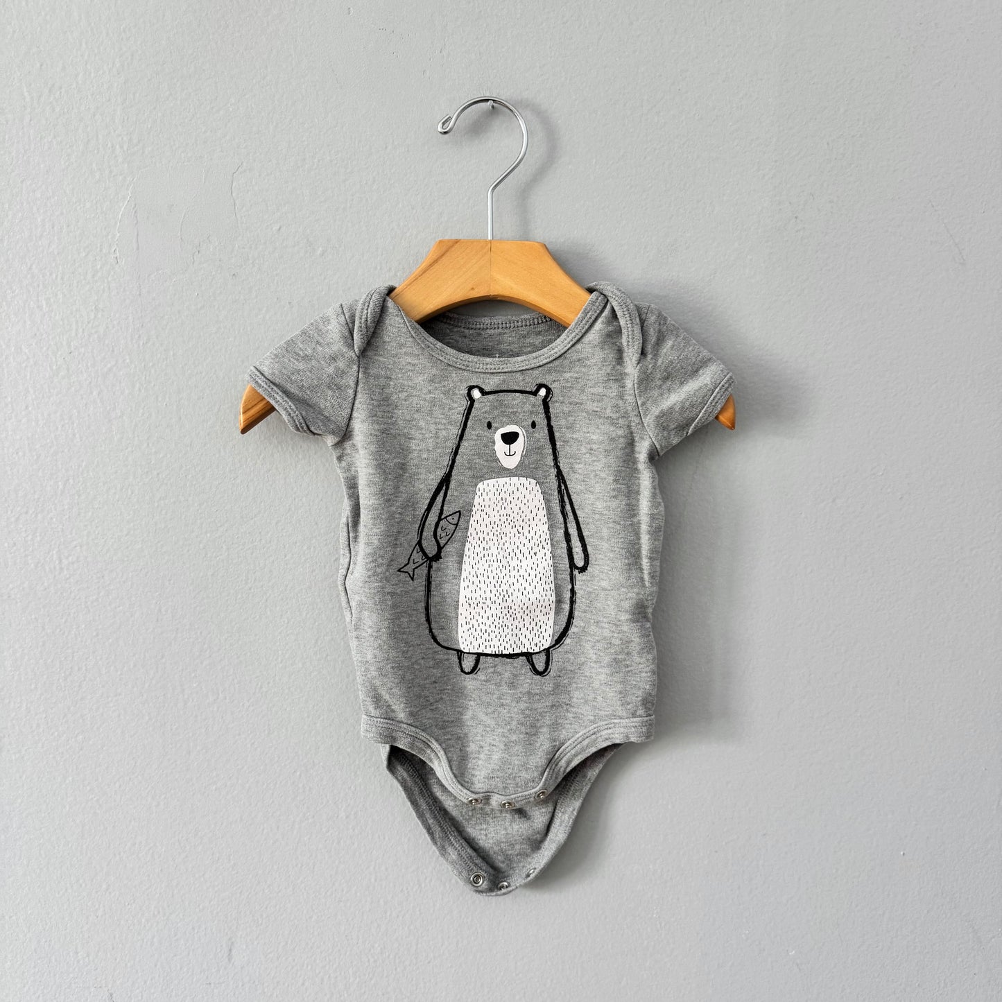 Indigo Baby / Light grey onesie / 3-6M