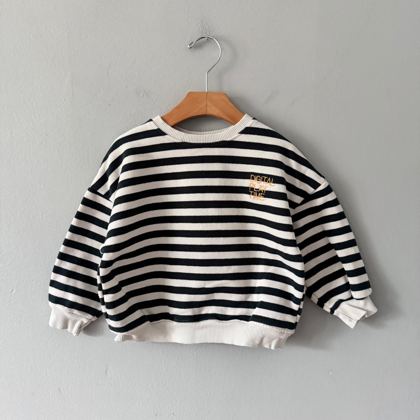 Zara / White x green stripe sweatshirt / 3-4Y