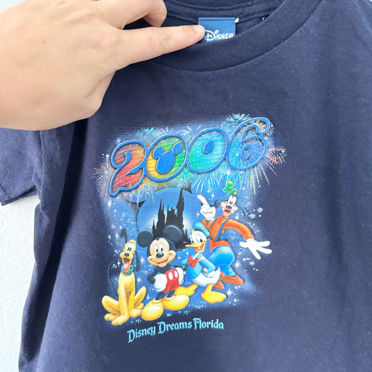 Disney / 2006 navy T-shirt / 2-4Y