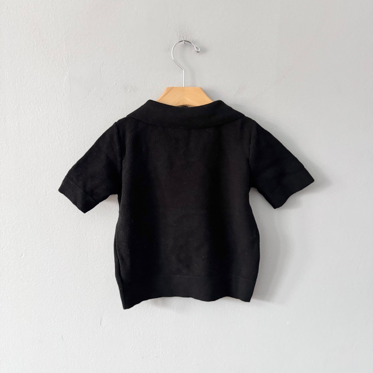 Gap	/ Black cotton knit shirt / 4-5Y - 2 Available