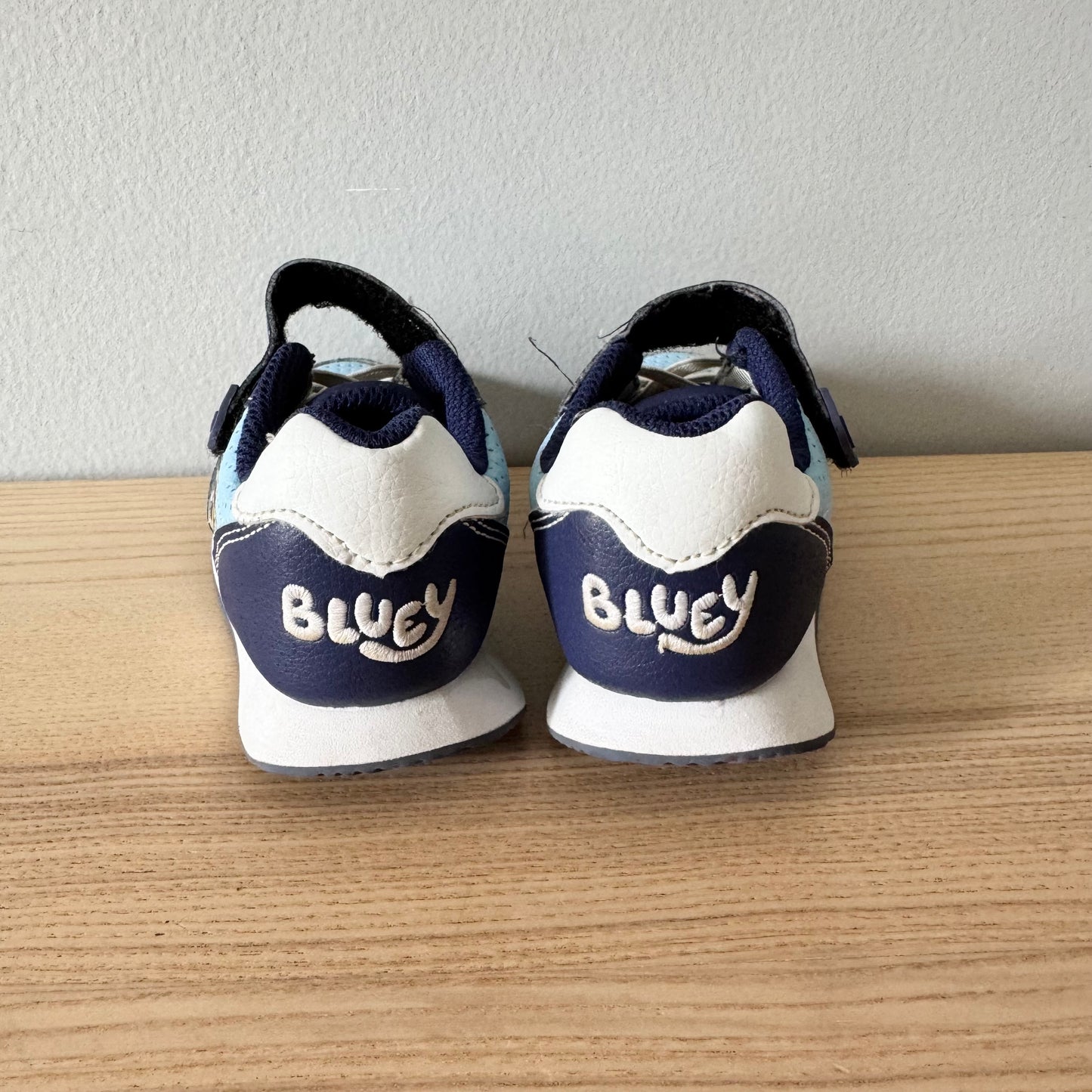 Bluey / Sneaker / US10