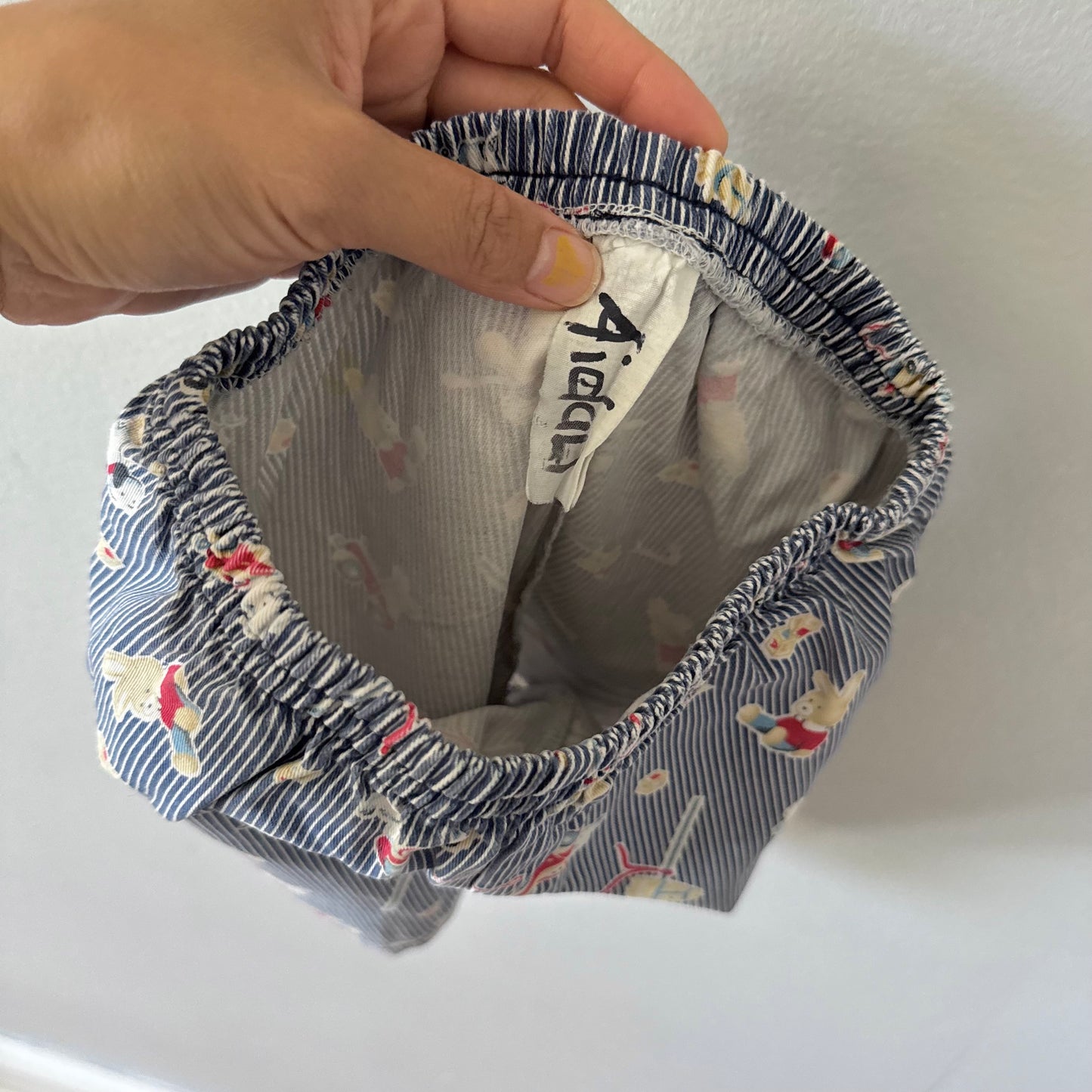 Unknown brand / Navy stripe shorts / 5-6Y