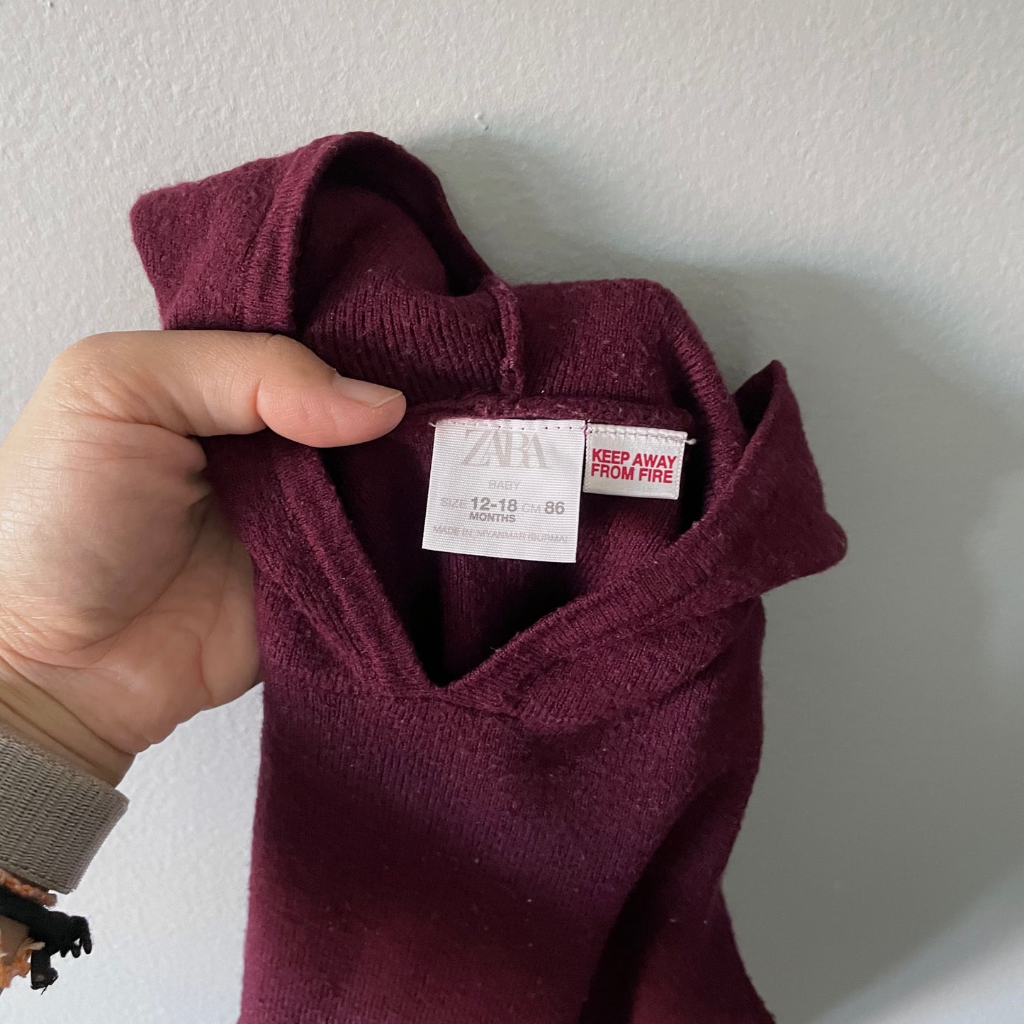Zara / Knit hoodie / 12-18M