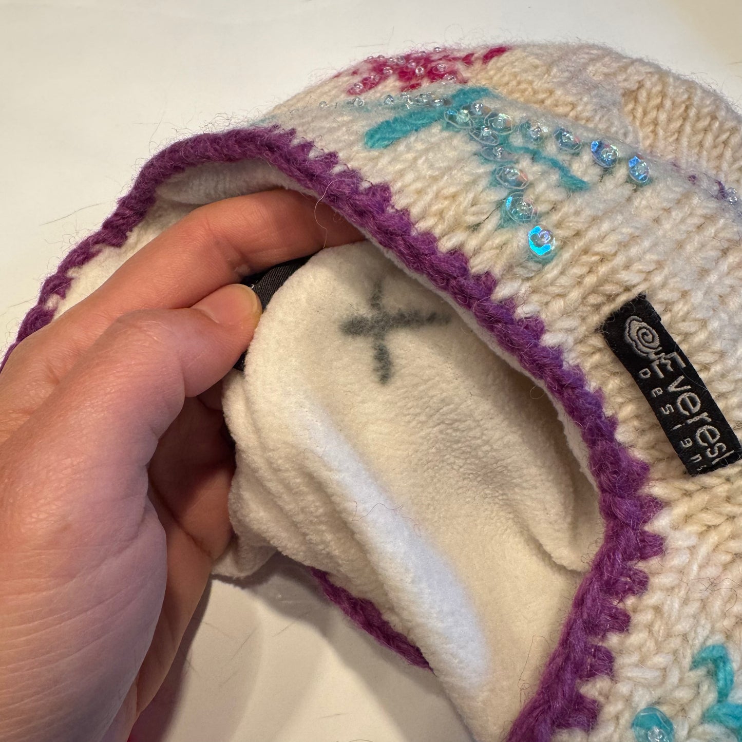 Everest Designs / White fleece lined knit hat / 2-4Y