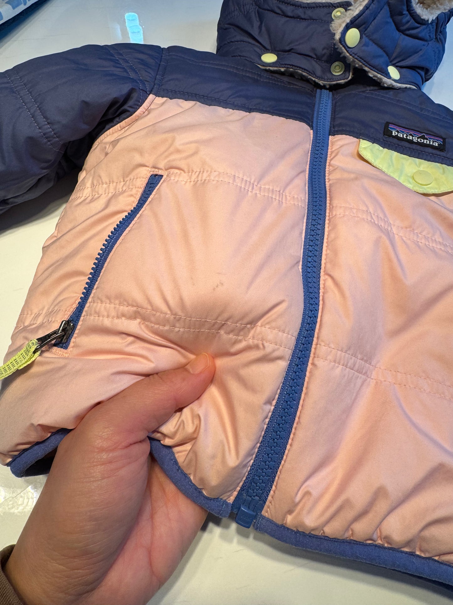 Patagonia / Baby Reversible Tribbles Hoody / 12-18M