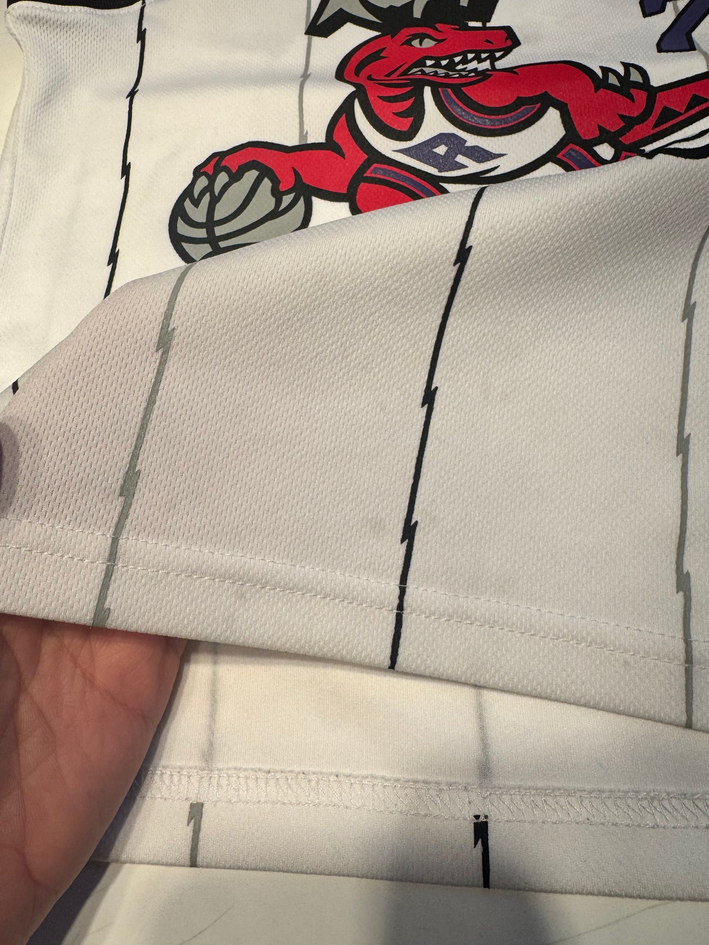 NBA / Toronto Raptors white jersey #7 / 7Y