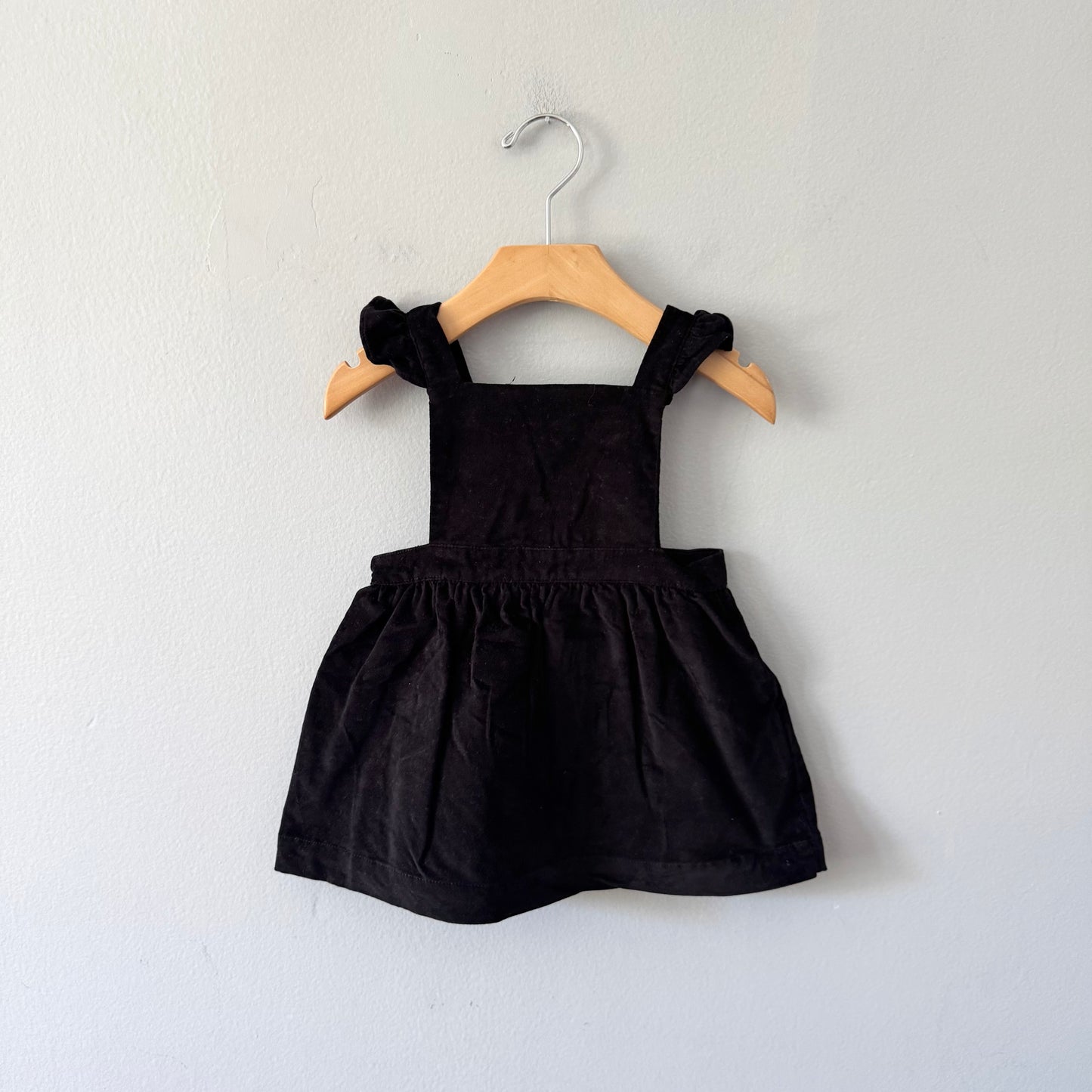 Gap / Ribbed stripe onesie x black velour dress set / 12-18M