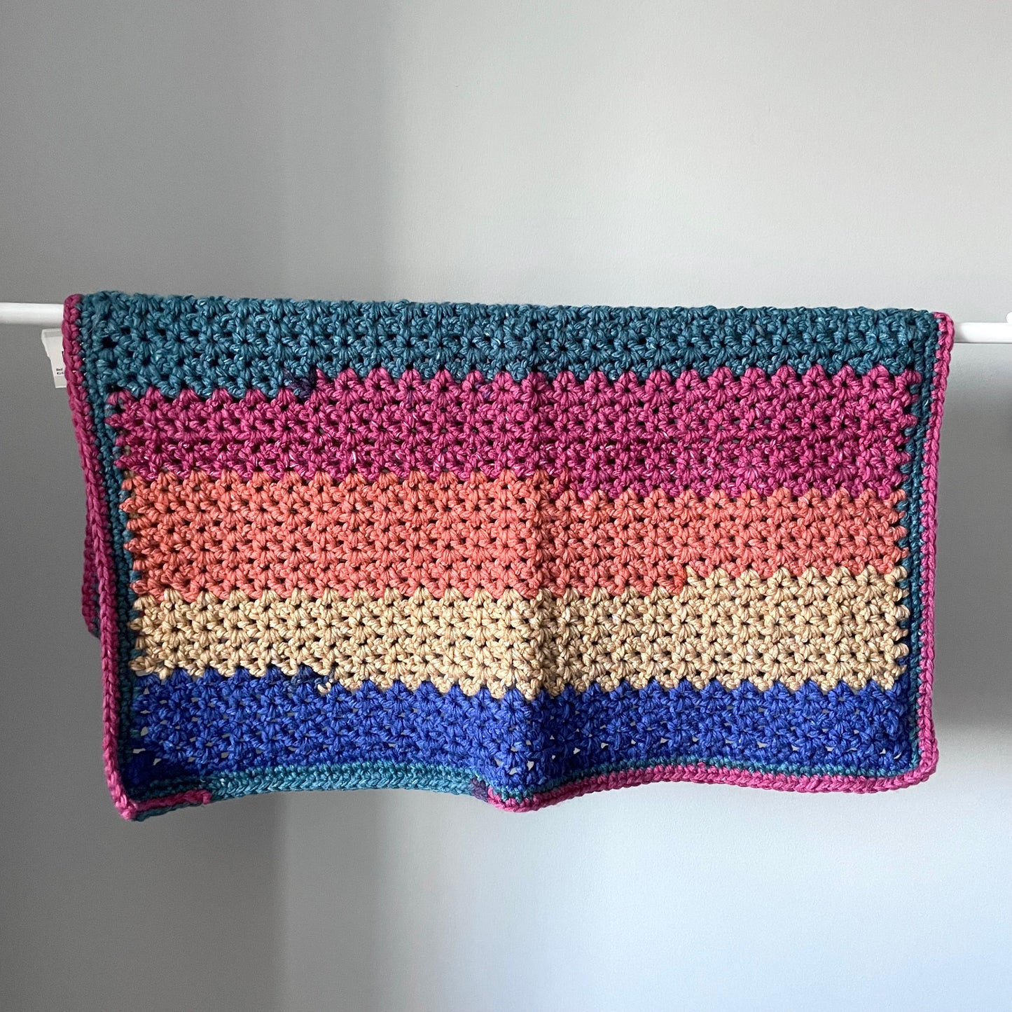 Handmade / Crochet blanket / 30' x 30'