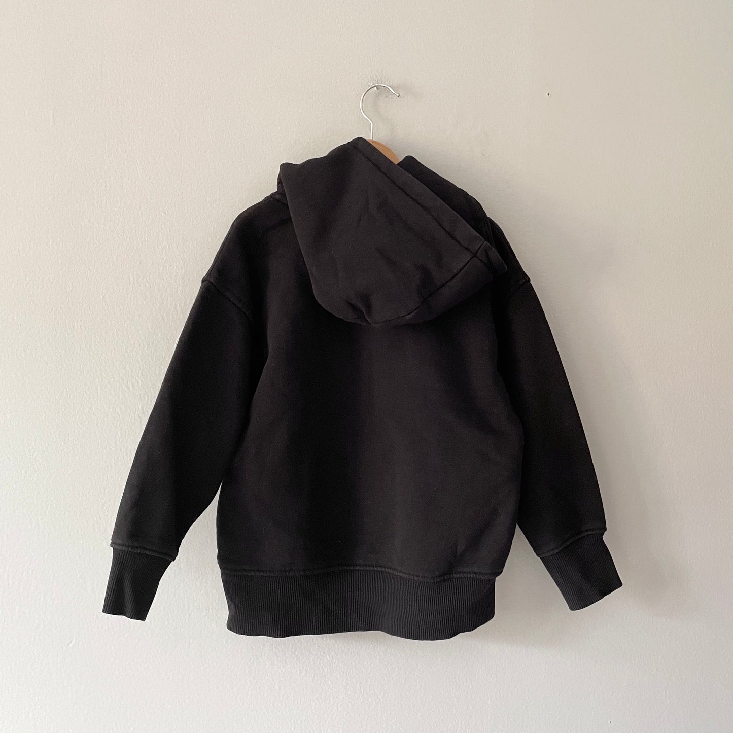 Zara / Black skateboard hoodie / 6Y